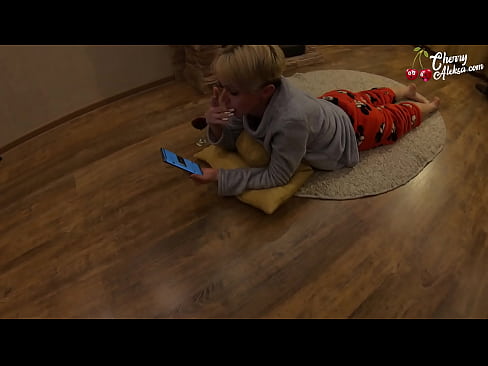 ❤️ Gekke blonde sûgje Enorme lul dy't derop sûgje en stuiterje - Anale seks Porno by porno fy.pornolymp.ru ️❤