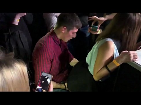 ❤️ Echte seks yn in Russyske nachtclub. 18-jierrich Russysk famke yn 'e anus en fagina neukt yn in nachtclub Porno by porno fy.pornolymp.ru ️❤